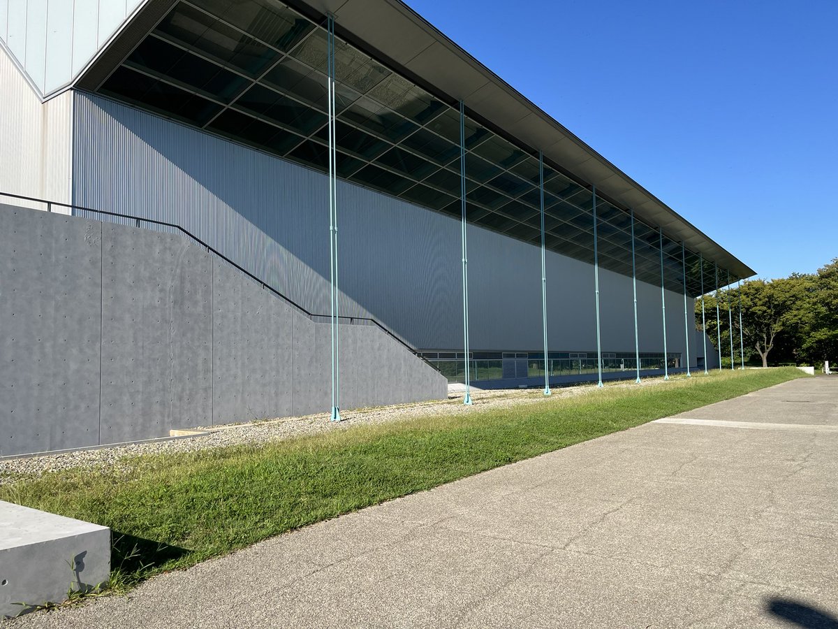 deracinema's tweet photo. 3・4年の学生を連れて教員3名で山形建築見学。荘銀タクト鶴岡、酒田アリーナ、土門拳美術館、SANAAや谷口吉生などを堪能。 https://t.co/pC3LP0WjjC