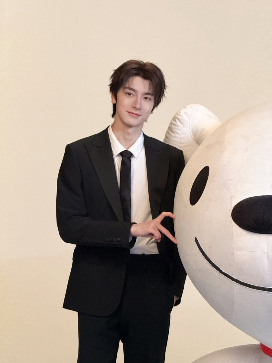 LINYILOVER_TH's tweet photo. 2026.09.20
LinYi Studio’s Weibo Update

📱 โอ้? ดูน่าสนใจอยู่นะ~ “หลินอี” 😏✨

#林一 #LinYi #หลินอี https://t.co/sA2jsgaVwI