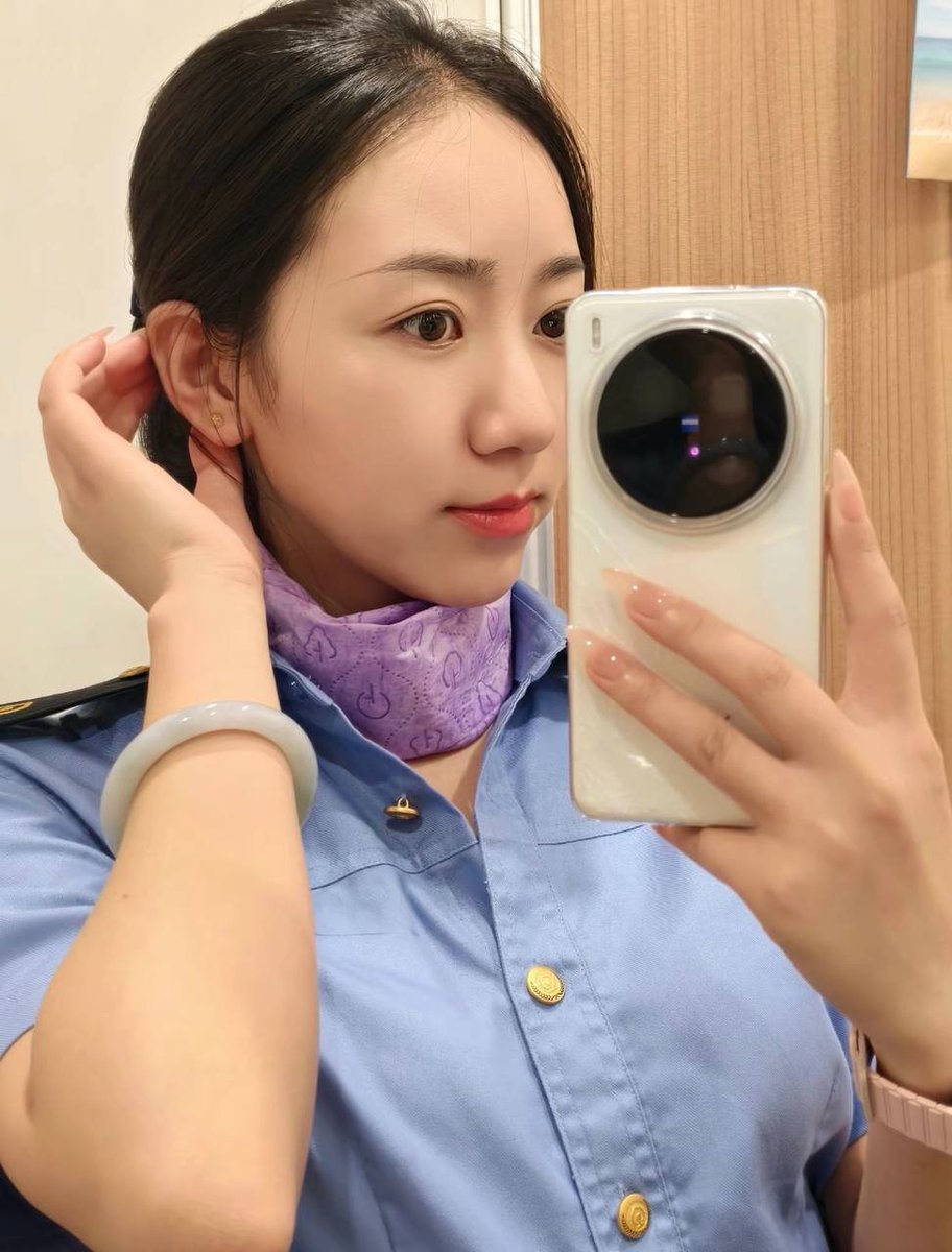 EdaPolatsjf9's tweet photo. 铁路乘务员女人偶尔放纵一下，不过分吧？想找有妇之夫 试试  不能影响个自生活的那种！ https://t.co/7YjcwmzaoF