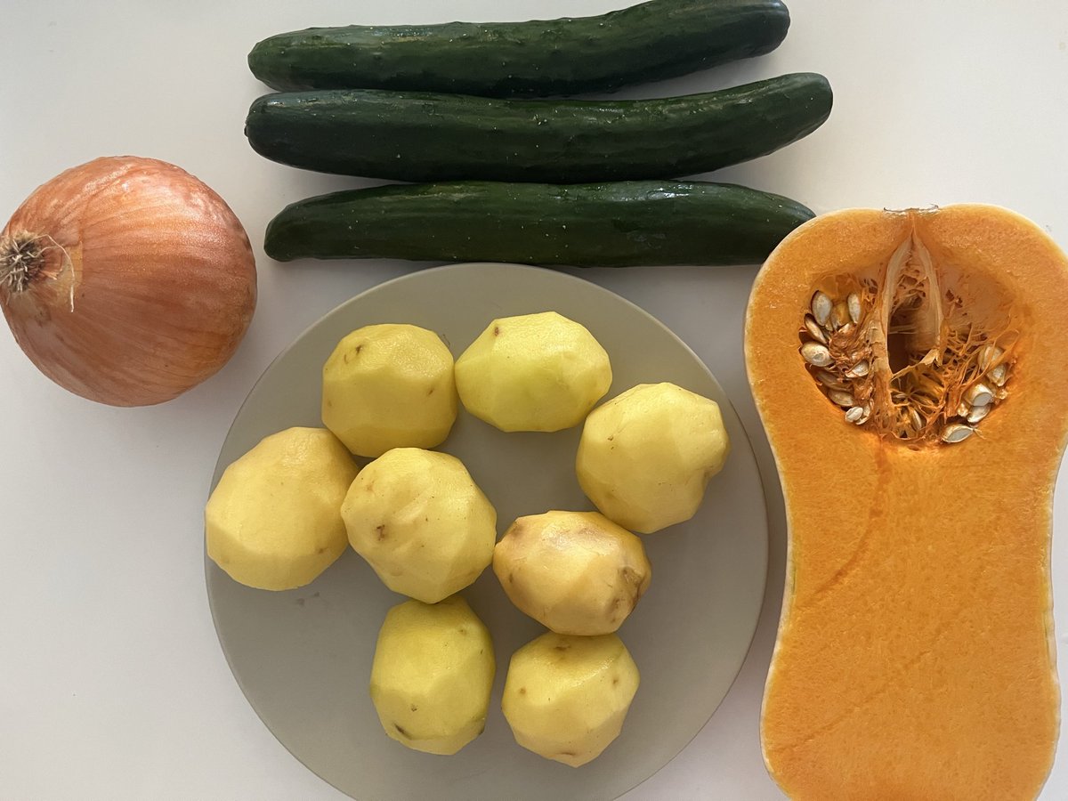 asianinnov's tweet photo. 来週からの常備サラダセット🥗準備完了。バターナッツかぼちゃ は安くて　美味しい^_^ https://t.co/VuUX30uZBi