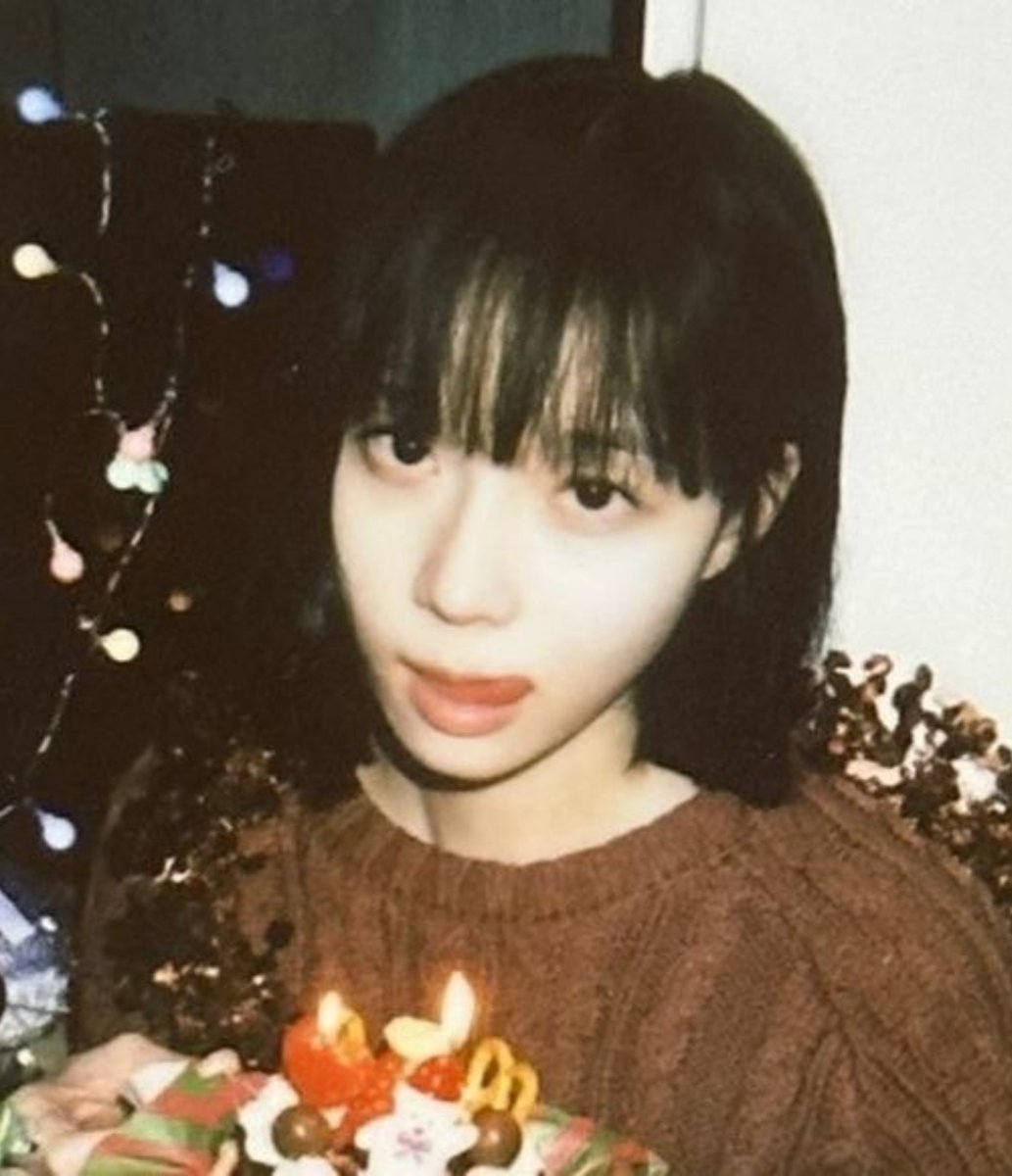 minsickface's tweet photo. highkey miss her gay ass bob https://t.co/GAZ3ewyuYp