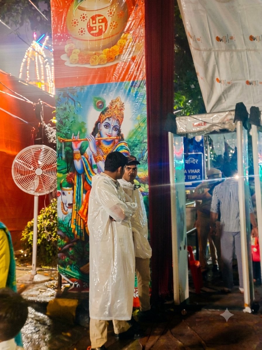 Priyap09678063's tweet photo. चाहे बरसे पानी या चले तेज हवाएं,
कान्हा की सेवा में न कोई थकावट, न कोई रुकावट आई।
लोगों का यह उत्साह और सच्ची लगन ही इस पावन पर्व की असली खूबसूरती है। 🙏🌸
#सच्ची_लगन #जन्माष्टमी_उत्साह #भक्ति_की_शक्ति #जय_कन्हैया_लाल_की https://t.co/gZiXAFuZsL