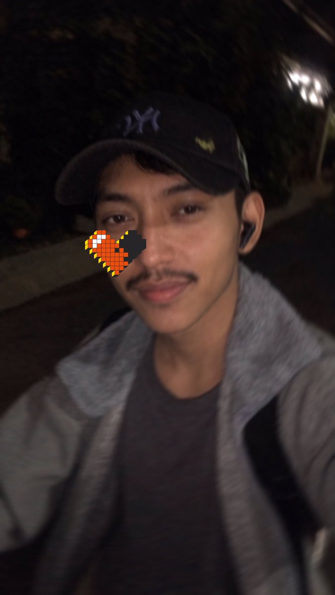 Xoxy_yy's tweet photo. kumis cepet banget lebat heran https://t.co/PVWYReuy1X