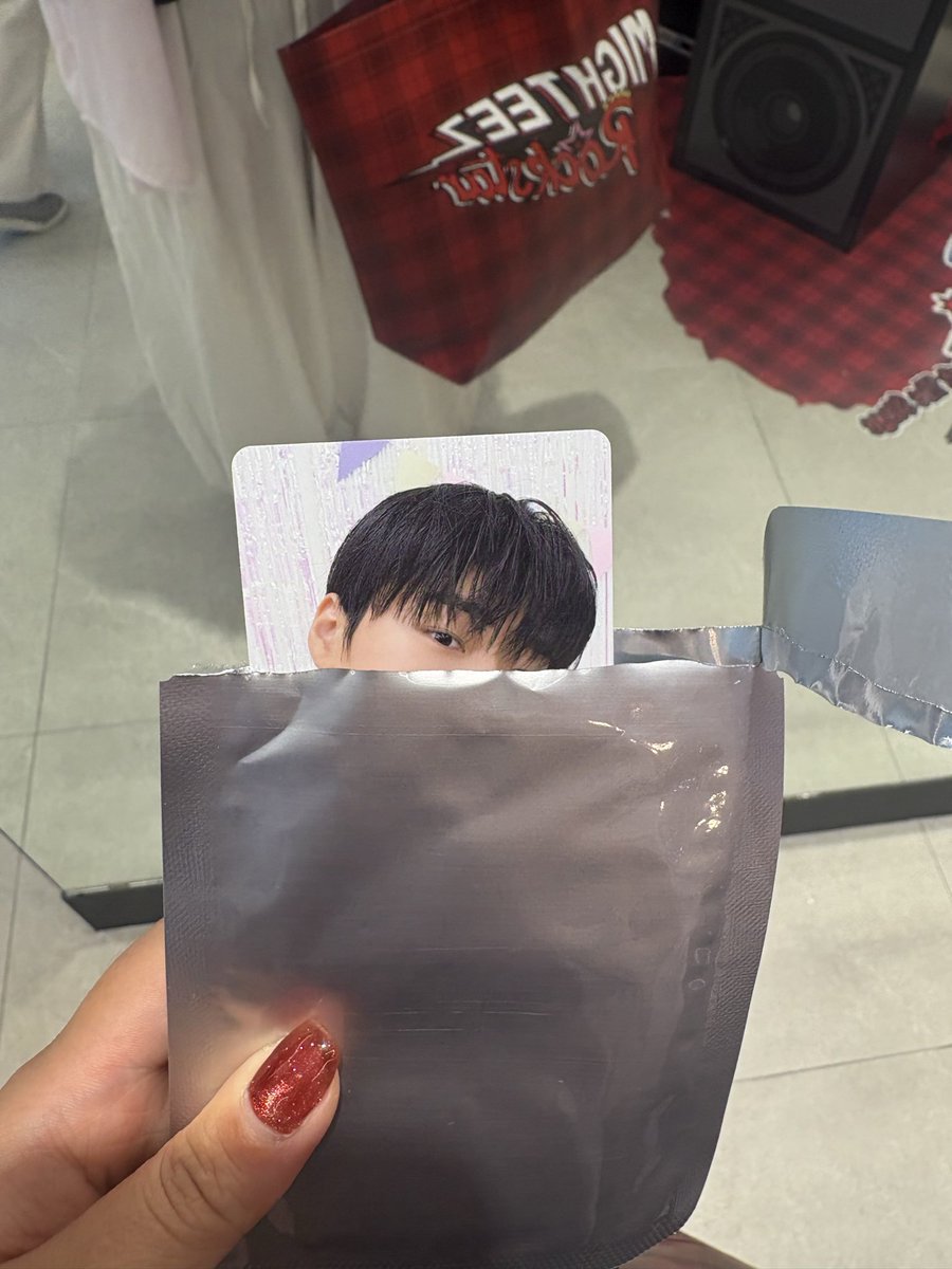 ateez_thumb's tweet photo. 눈이 마주쳤지 모얌...💟 https://t.co/LfgsXXD8Wn