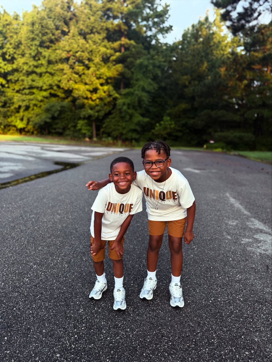 DelindaFref6's tweet photo. Happy first day of school! Amiri is starting senior year, Brandon is heading into 3rd grade, Ace is starting kindergarten, and GG is going into 4th grade. https://t.co/cDh83zNSC5