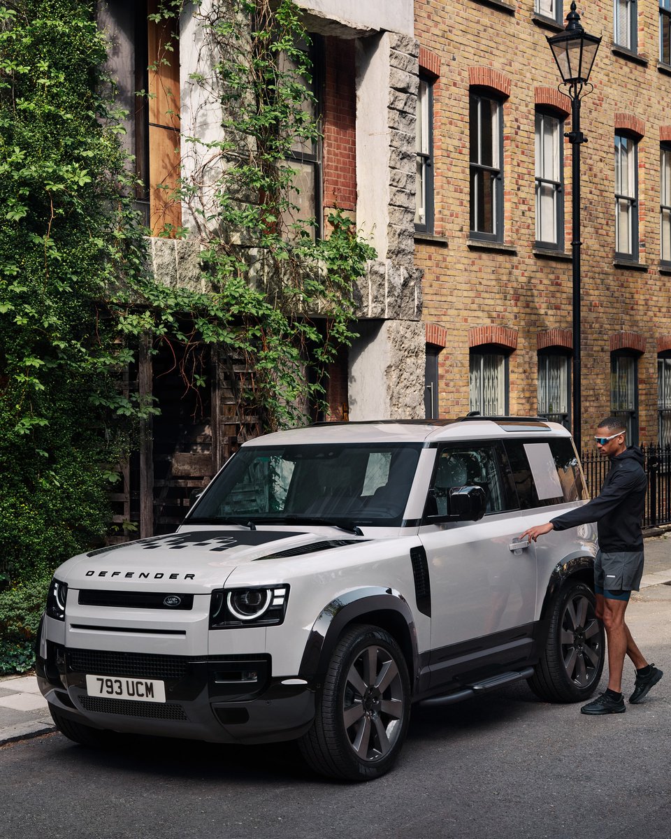 larrythomp47262's tweet photo. Take your morning run up a notch with Defender’s Black Fixed Side Steps. https://t.co/0Vk3OwWEII