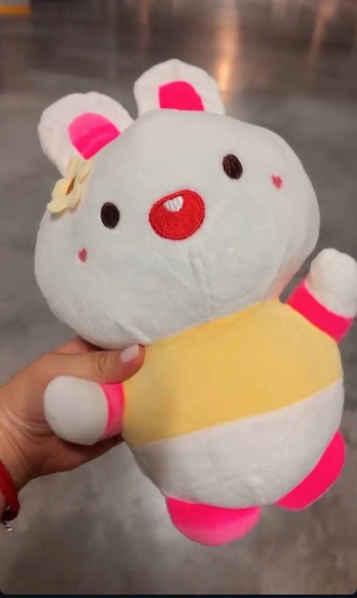 JoseMty97's tweet photo. Me encanta ganarle peluches a @lilyyflrs te amo mi amor 💕 https://t.co/bF3Zu4fhWB