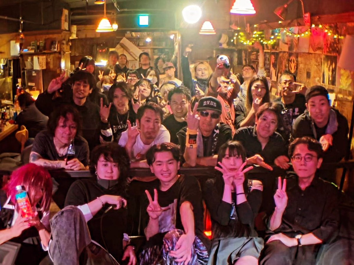 Azu_c_15's tweet photo. 2026.9.19 ROXX

One-shot" Holiday

対バン、足を運んでくださった皆々様に
大感謝😭
ありがとうございました！！！
最高の1日✨✨✨

@reveal_core https://t.co/kfUzreO13w