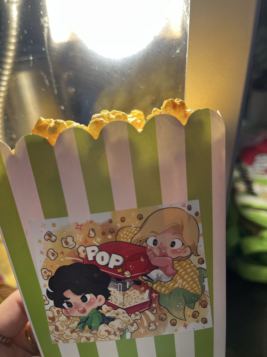 yeekiesyibo's tweet photo. Giveaway แก้งป๊อบคอร์น #12thFallingInYiBo
Rtpost 
หมุนวงล้อ 
กติกา : ของซับ 1 ชิ้น 

รางวัน 
กระเป๋าป๊อบคอร์น 
ป๊อบคอร์น 
และ เถนข้าวโพด และ พิป๋อป๊อบคอร์น 

#กอวของเมบีบี 
#กอวของกย85 https://t.co/vm0142Bw7T