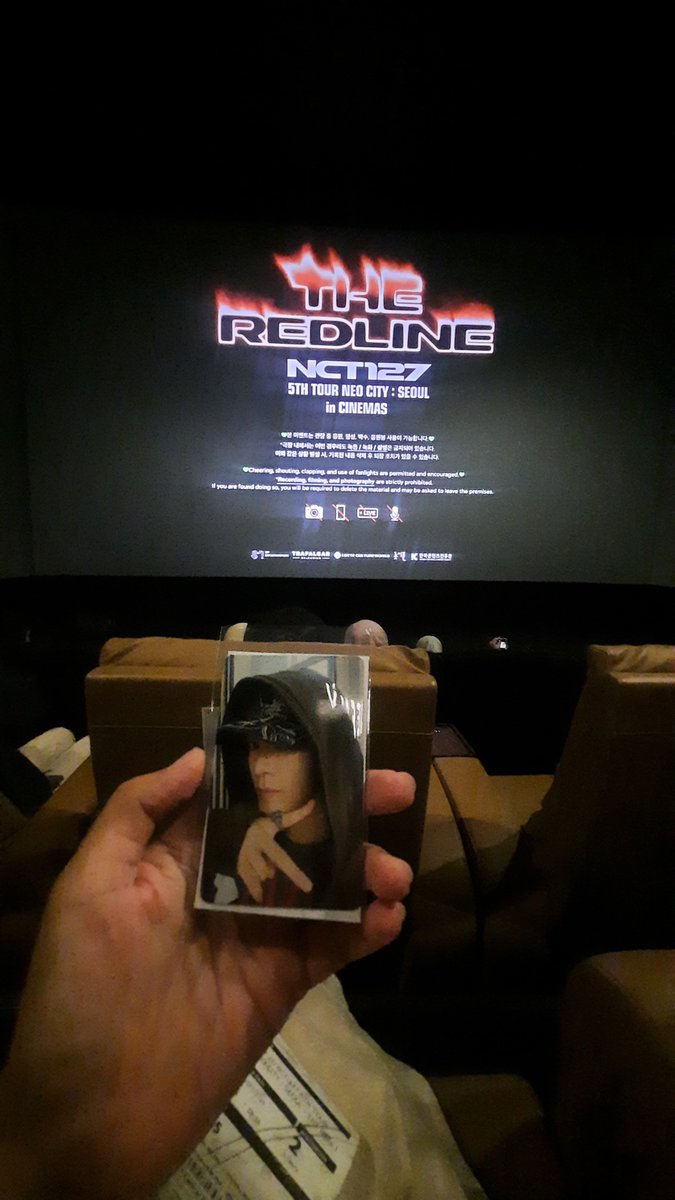 yduya333's tweet photo. Kemarin nonton 15 ribu sambil tiduran. Hari ini 300an ribu https://t.co/3jT9sXhcZt