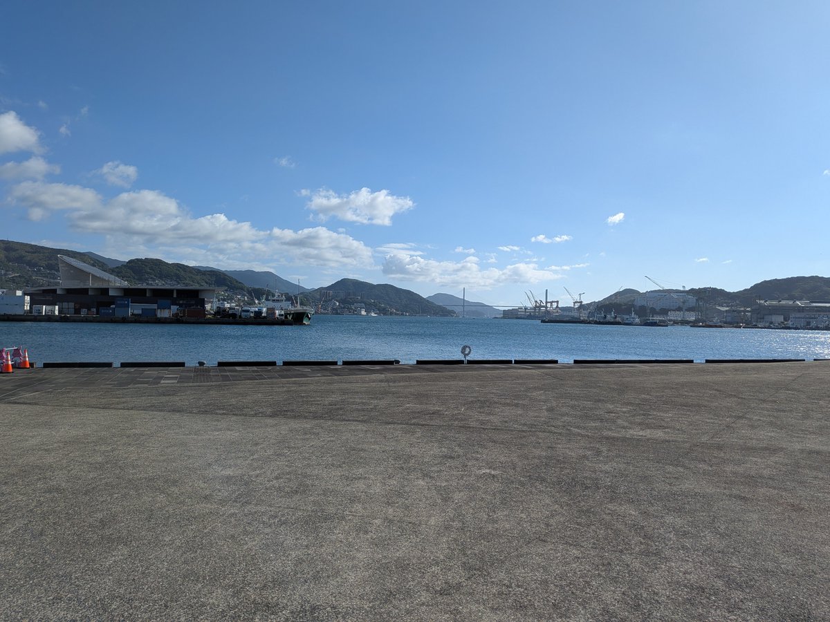 yogh8501_720's tweet photo. 長崎も晴れてる https://t.co/wXK3Go3UF4
