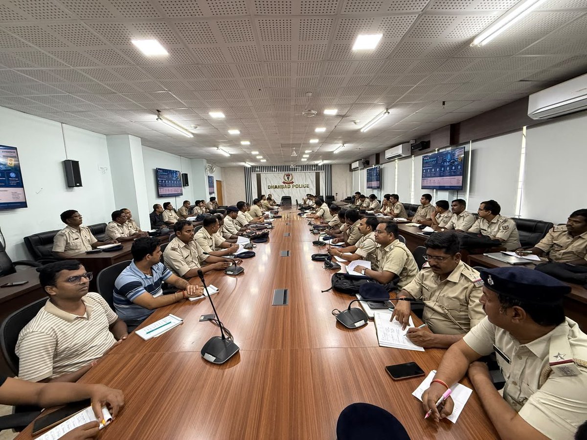 dhanbadpolice's tweet photo. 🔬 विधि विज्ञान व डिजिटल फॉरेंसिक्स पर 4 सप्ताह का प्रशिक्षण शुरू

एसएसपी श्री प्रभात कुमार ने पुलिस सभागार में प्रशिक्षण का शुभारंभ किया। 8 चरणों में होने वाले प्रशिक्षण में डिजिटल साक्ष्य की पहचान, संरक्षण, संग्रहण व विश्लेषण तथा वैज्ञानिक अनुसंधान पर जोर दिया जा रहा है। https://t.co/slOjo4dEro