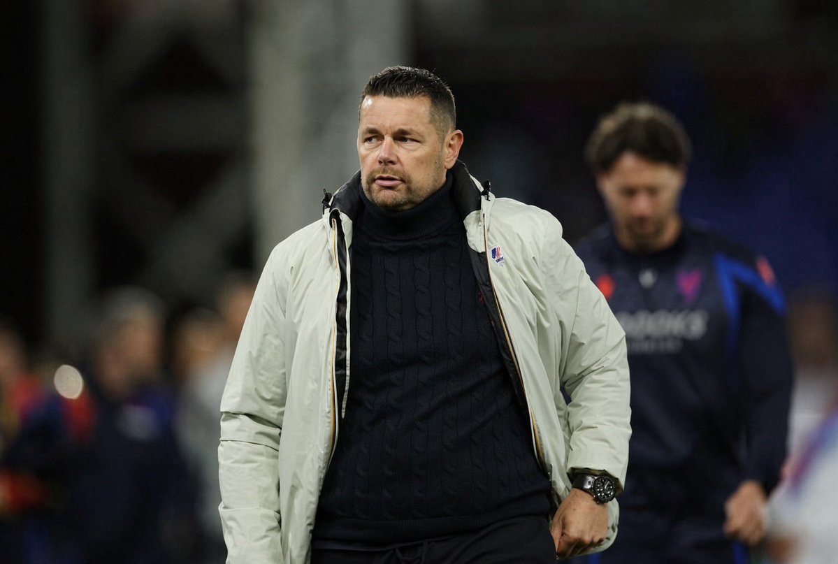 PalaceReport's tweet photo. 🚨 @reluctantnicko reports that Pierre Sage is under huge pressure at Crystal Palace.

Parish’s dilemma is who to replace Sage with if he axes him before the international break. https://t.co/7MoHudyvIt