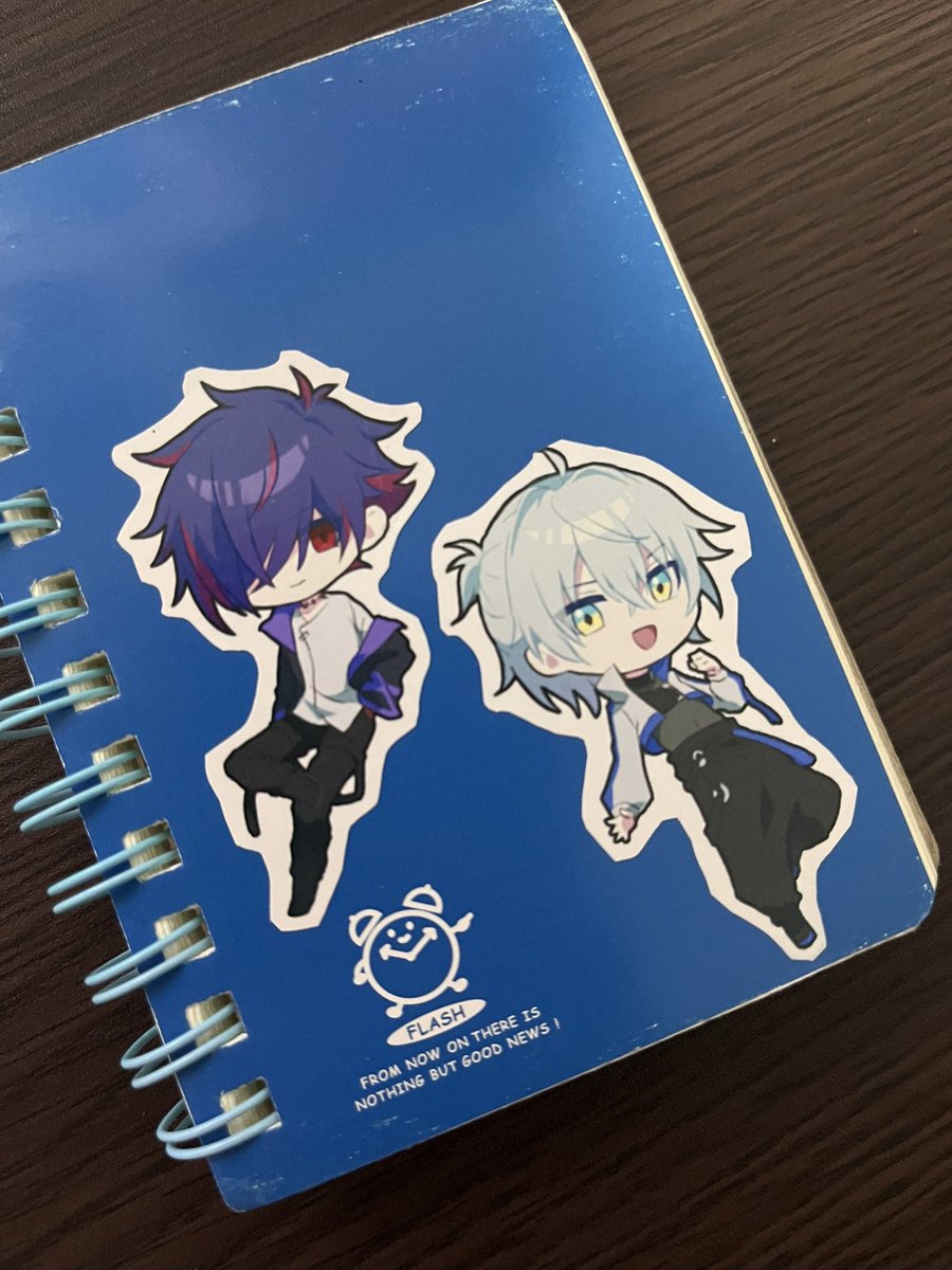 KagariNeon's tweet photo. 何も報告出来てないのが落ち着かなくて📮

進捗は折り返し地点に来たよ💪💪

前に自作したステッカー見て❕
家のコピー機でめっちゃ簡単に作れて神 https://t.co/8Nzuykicbw