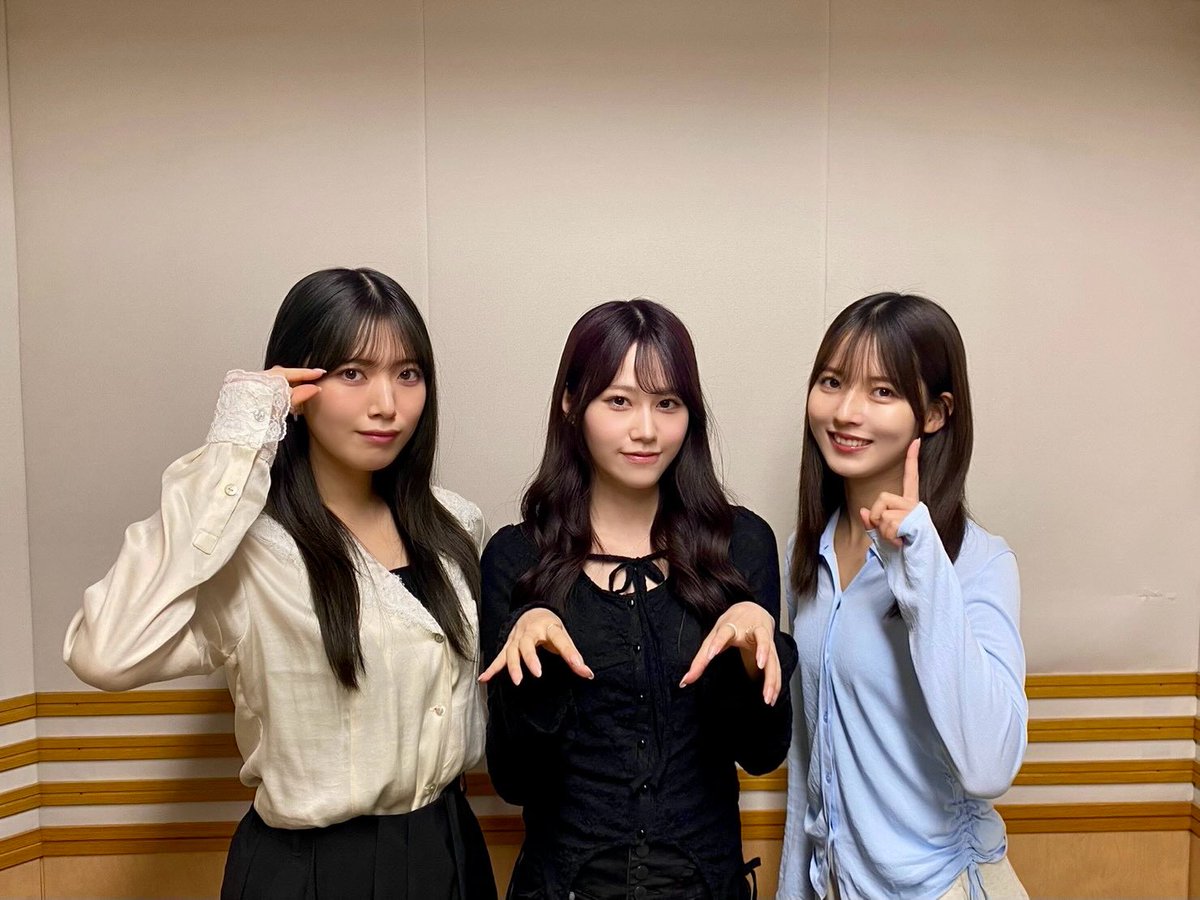 sakurazaka46's tweet photo. 本日9月20日(日)19:00～
文化放送「櫻坂46の『さ』」レギュラー放送に

#中嶋優月、#向井純葉、#村山美羽 が出演いたします📻✨

ぜひお聴きください🌸
@sakura_joqr #櫻坂のさ #櫻坂46
https://t.co/7WKYv34g25 https://t.co/aGvRierLNA