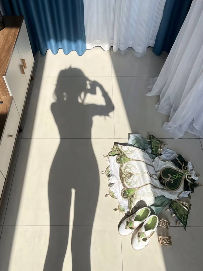 Ruba990's tweet photo. 新鲜出炉   

 刚拍形体课照，有人评锐吗？      

是粉哒！！看完不许瞎说 https://t.co/e92Z1TzemZ