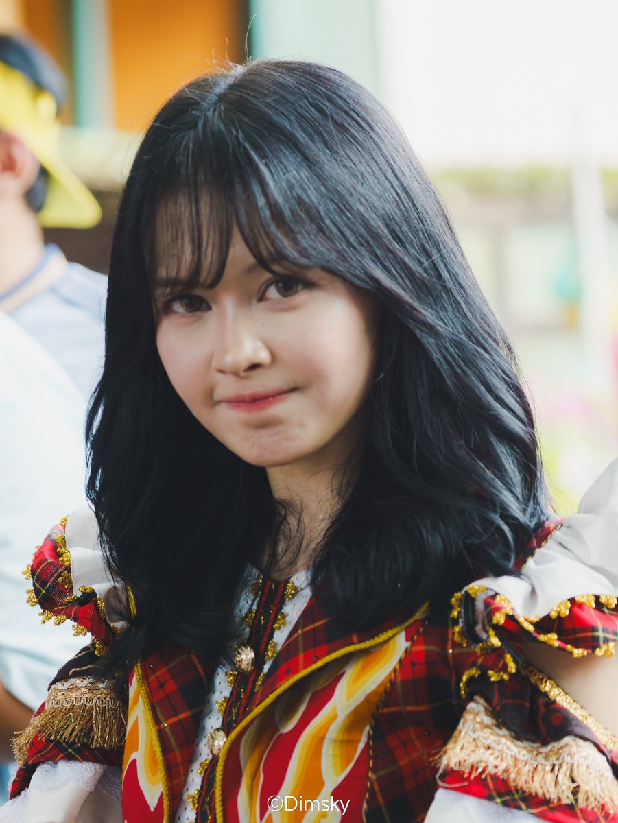 _dimskyy's tweet photo. Oh ini yang seumuran sama dedek Tica ituu😆🤏

— @F_FeniJKT48 

#DimSnapshot https://t.co/aUtjSKtdG5