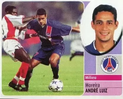 Ligue1Retro's tweet photo. Le milieu de terrain brésilien André Luiz Moreira (né en 1974) a connu deux expériences diamétralement opposées chez les deux rivaux du football français au début des années 2000.
#OMPSG #Ligue1 #Brésil https://t.co/p5UB7Y7xKQ