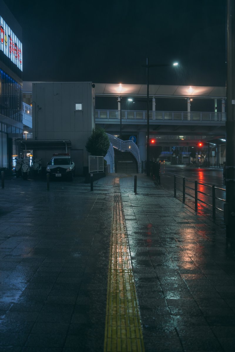 imari33_photo's tweet photo. Night vibes in Japan https://t.co/3Hm5Qdz69Z