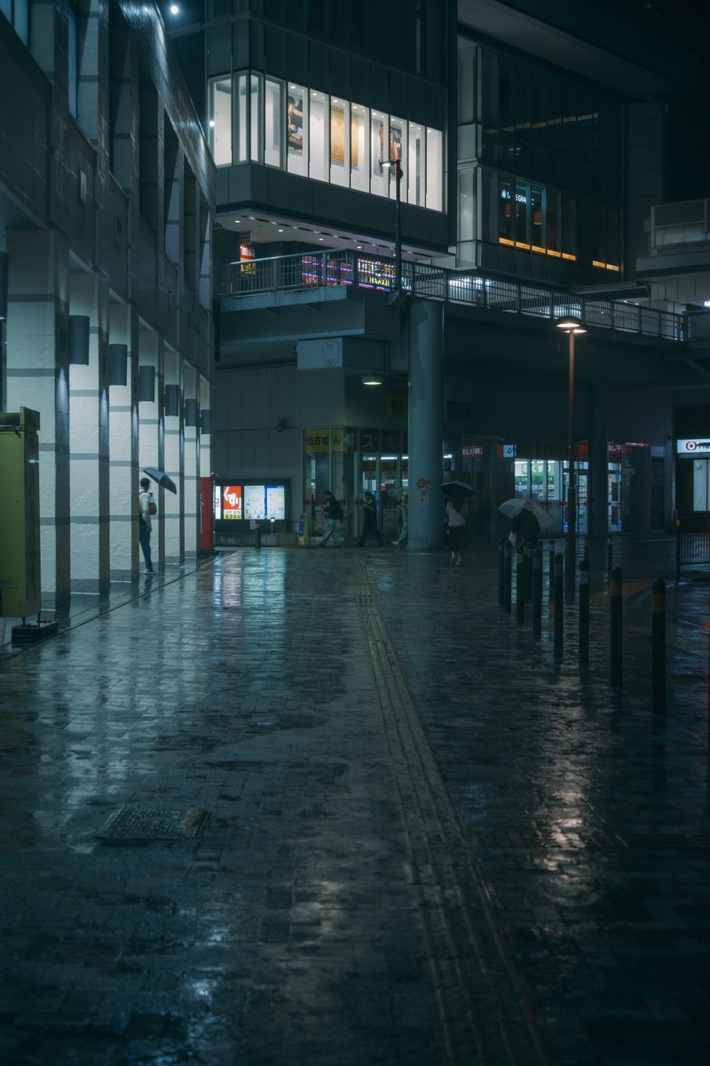 imari33_photo's tweet photo. Night vibes in Japan https://t.co/3Hm5Qdz69Z