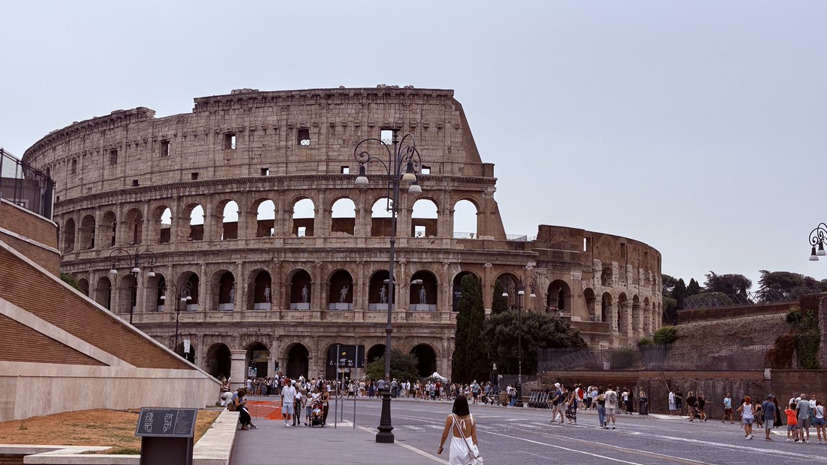 VaeVictis90's tweet photo. @Adam_clayton013 Roma💛❤️ https://t.co/2mpBNYkocF