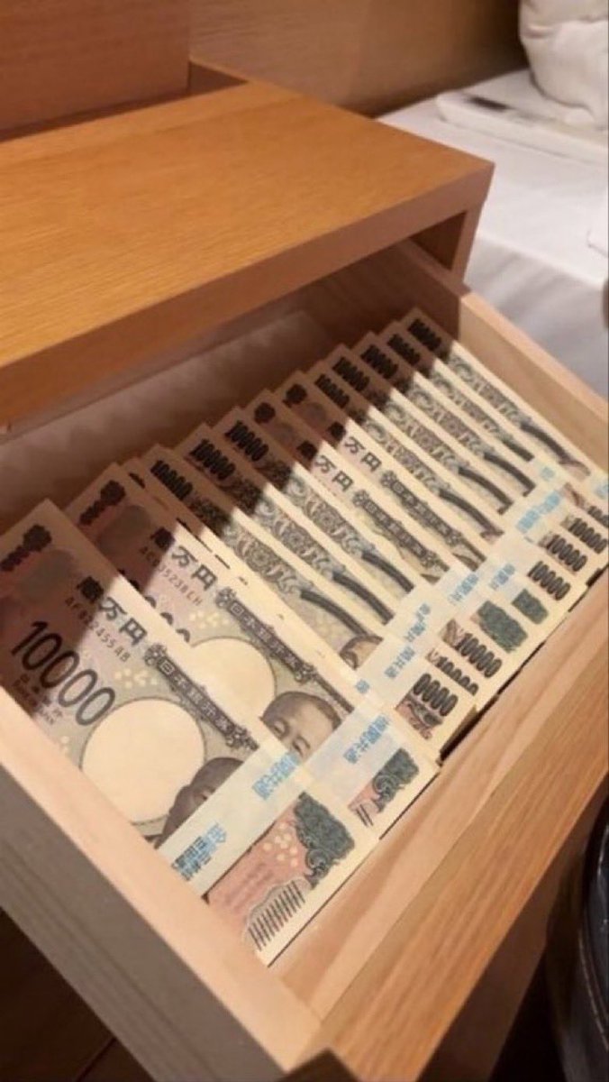 Danieljenksi's tweet photo. もし本日1億円を受け取ったら、何に使いますか？🤔💴

1 借金を返済する

2 投資してください

3 それを使って生活をより良くしてください https://t.co/xspWzDfOfi