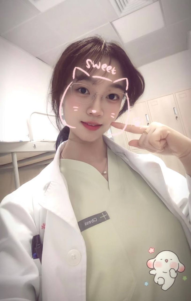 1505Erika's tweet photo. 第一次玩推  

为什么非要加微信啊？  

加qq不可以吗   加的留言2 https://t.co/cYrqIIGWcU