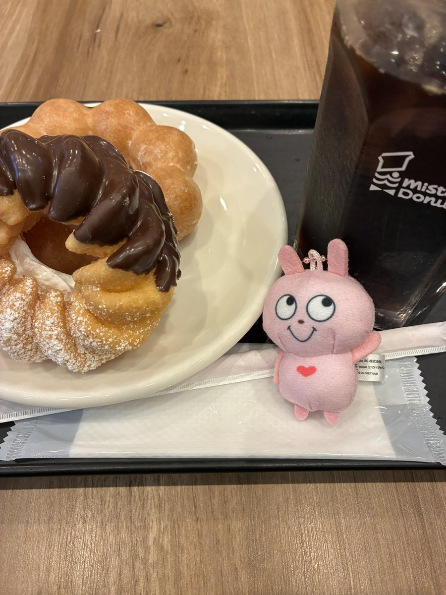 mint_taxx's tweet photo. これから先行研究を見ていくのですが
ミスドのJKに圧倒されております🍩 https://t.co/oqObwRi93E