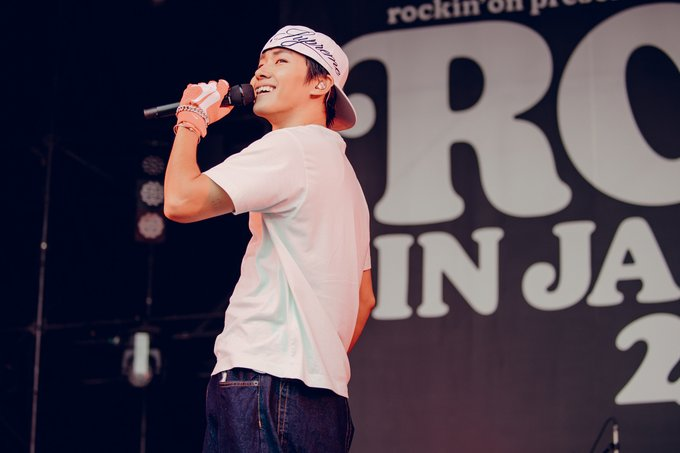 KVSSHOP's tweet photo. [ROCK IN JAPAN FESTIVAL 2026] Ayumu Imazu - ライブ写真＆セトリ公開 
PARK STAGE 9/20(日)12:25～

🎧セトリで聴く🎧
https://t.co/phGUb0kdZt

01. CLASSIC
02. Sugar Rush
03. Obsessed
04. Bassline
05. HOWL
06. Superstar
07. Home

#RIJF2026
#ロッキン
#AyumuImazu https://t.co/HHrc65XlqW
