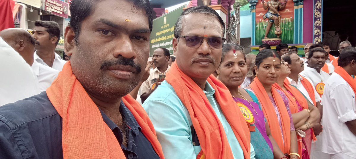 KPadmaKumar10's tweet photo. குருந்தன்கோடு ஒன்றிய இந்து முன்னணி சார்பில் நடைபெற்ற விநாயகர் விஜர்சன ஊர்வல துவக்க நிகழ்ச்சியில் கன்னியாகுமரி கிழக்கு மாவட்ட பாஜக தலைவர் திரு. கோபகுமார் மற்றும் தேசபக்தர்களுடன்... https://t.co/GoSOgrvKm3
