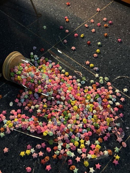 lunecrumbss's tweet photo. spilled stars https://t.co/ijoGSvN4o9