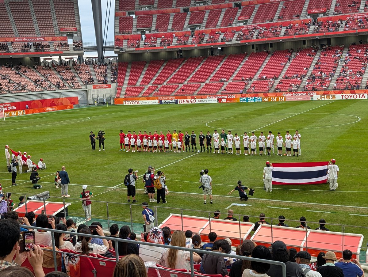 saygreat83's tweet photo. 香港対タイ、キックオフ⚽️
#アジア大会 https://t.co/AiXb4bPNND