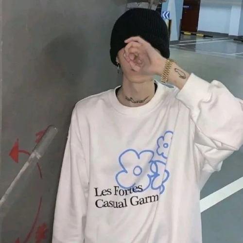amanda60738774's tweet photo. 🍀 🧢 🧢 🌂 That awkward eye contact in elevators https://t.co/5ZHFT6sHx3