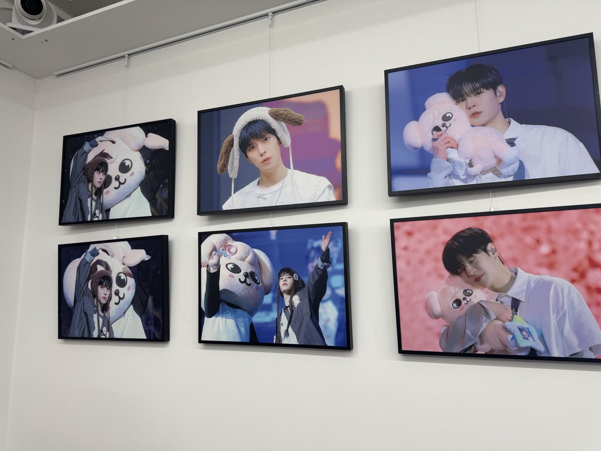 seungddya_'s tweet photo. #LOVEISHERETOSTAY 

선착 특전받으려고 가장 일찍갔던 카페!
비록 못 받았지만 럭드가 넘 이뻐서 듀았다
언니들 넘 친절해요오..😚😚 https://t.co/qbXe6eZWEw