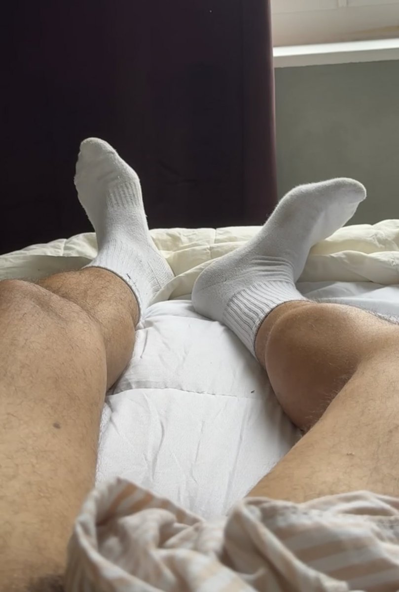 AlphaKingD44's tweet photo. Goodmorning f@aggots, get on ur knees and start worshipping ur alpha 😈🦶🏼
#findom
#findomalpha
#alpha
#cashmaster
#feet https://t.co/fs1K0TpScX
