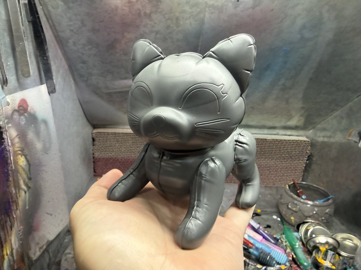 pinktoys1919's tweet photo. 製作中のビニール猫風ソフビ。こちらは出力品にAIで塗装したものです。完成が楽しみ😸 https://t.co/XGJe3J2eCo