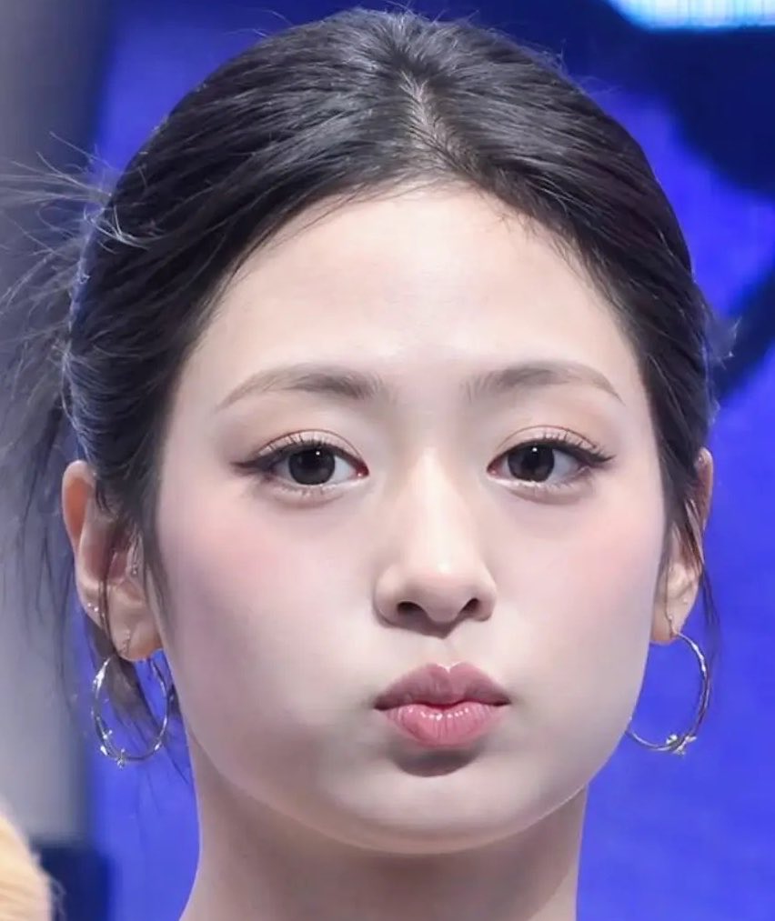 phimmi91's tweet photo. บิ๊กเปาหมูสับของแม่ หน้ากลมดิ๊กเว่อๆแต่ก็ยังสวยไอคอนิกขนาดนี้ แล้วคือมองแค่ผ่านๆก็ยังสัมผัสได้อ่ะว่านี่แหละตัวแรง ตัวเริ่ด ตัวดัง🤭 https://t.co/TEsmMROvlF