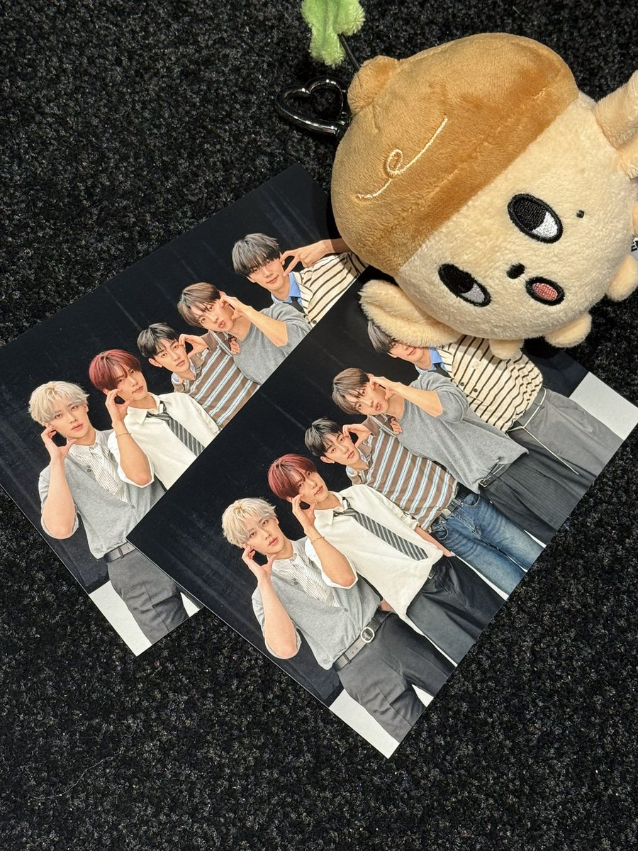 donguri_eon's tweet photo. 승언이 완전 센스잇게 텔레파시 카드 위치 다 외워서 팬들 뒤집는거랑 자기꺼 맞춰쥼 천사얌ㅋㅋ오늘 정말 귀엽게생기셔서 입덕이요 https://t.co/H9BQ04fJdw