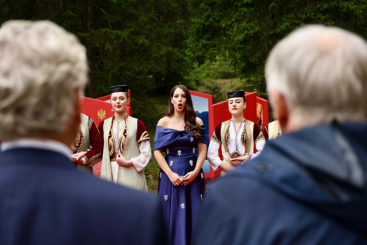 josattler's tweet photo. Montenegro has tied its future to preserving its nature. 🌱 Together w/ Prince Petrović-Njegoš &amp; @DamjanCulafic we unveiled a memorial in #Žabljak dedicated to this vision - a symbol of our responsibility to protect the land we cherish &amp; preserve it for generations to come. 🇲🇪🇪🇺 https://t.co/MtxlKuLC35