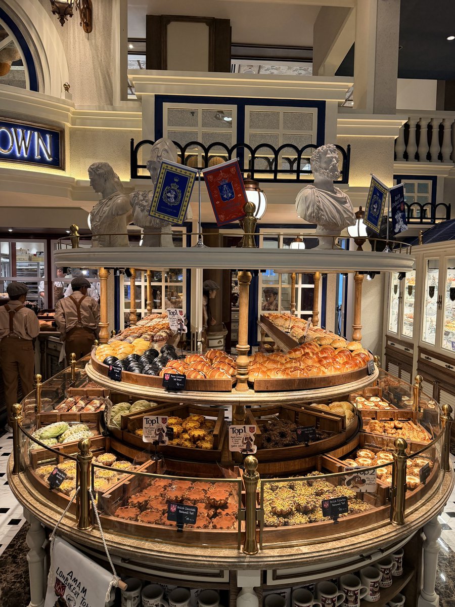 Myne248's tweet photo. รีวิวขนมที่จริงใจ กทmalls nativeคับ
Amam Lonbakery Town
-จากซฮ to กทม
-ถือถาดรอแคชเชียร์แขนหัก เพื่อนเยอะ
-ขนมปังไส้กรอกในรูปทำเรื่อง อยากมาแดกวันแรกเพราะไอ่นี่อร่อยมาก at SH
-ขนมดี ทำราคาโอเคด้วย มีโปรลด51%2ชิ้นแรก
-เค้กที่ซื้อมาอร่อยเลย มิลฟิลด์เริ่ด ครีมพัฟเฉยๆเว้นชอบครีมเค็ม https://t.co/soAI5BP8Kh