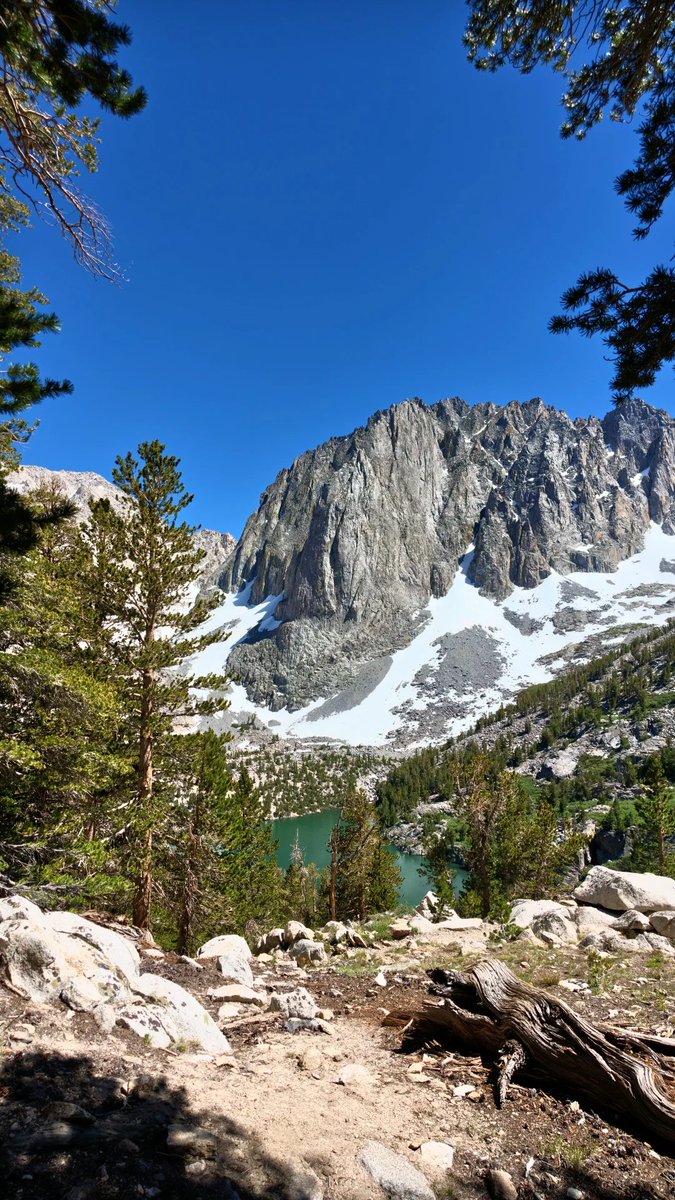 phunt54's tweet photo. Mountains possess a rugged grandeur, while waters hold a gentle grace; heaven and earth never deliberately cater to anyone, yet through the harmonious interplay of strength and softness, they always compose the world's most serene beauty https://t.co/pwoNcorq6Z