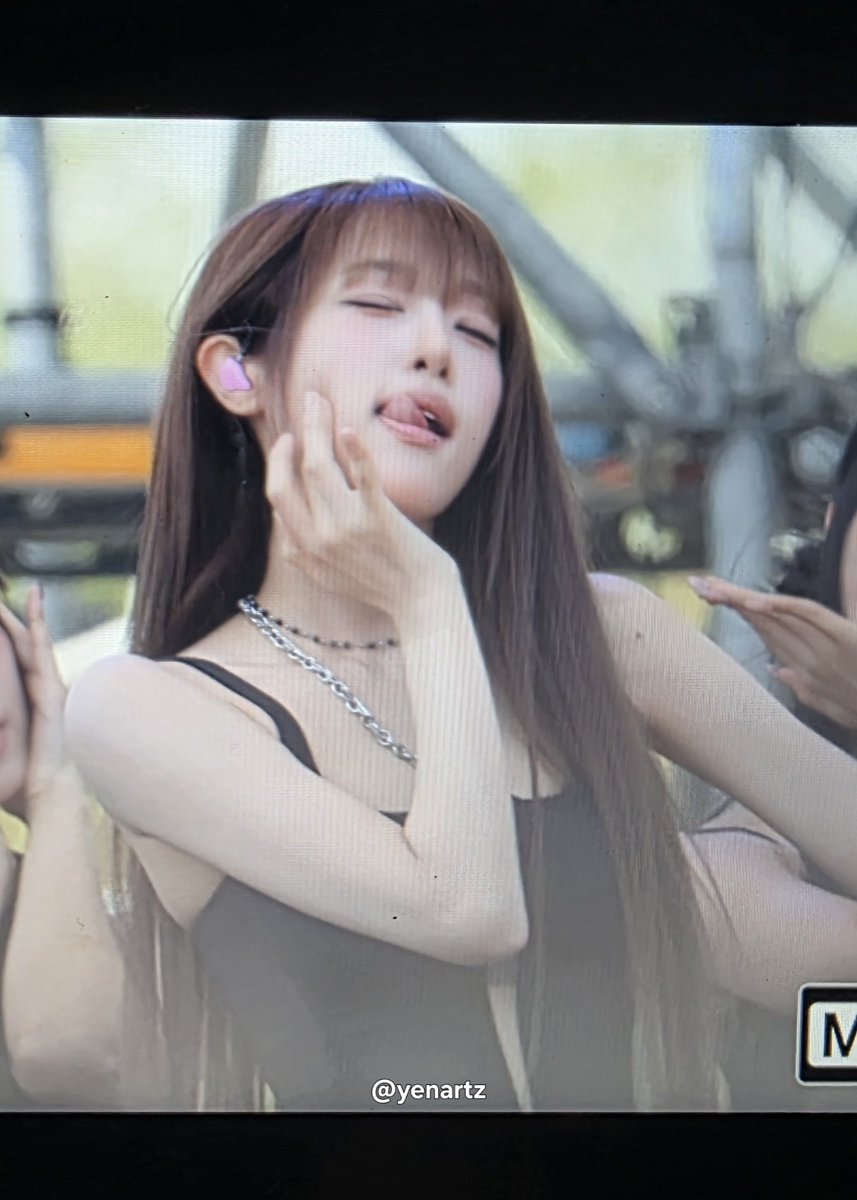 yenartz's tweet photo. 260920 Asia Top Artist Festival #최예나 #예나 #YENA #イェナ https://t.co/jPhr1edAtn