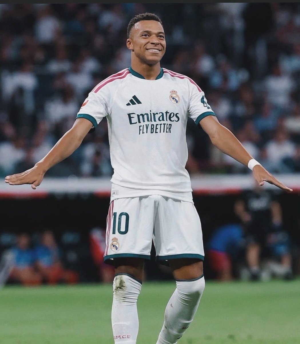 AYEM0001's tweet photo. Day 51 of posting Kylian Mbappe till he wins Ballon d’or https://t.co/bryobK7x4Q