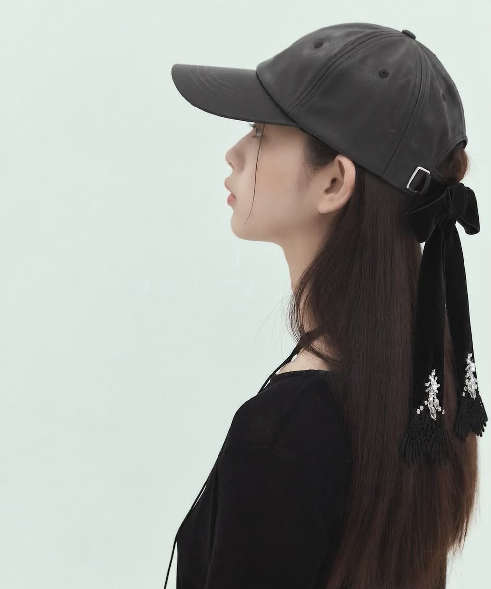 uptod4te's tweet photo. tanakadaisuke x STUDIOUS 別注『Leather Ribbon Cap』が国内オンライン発売開始 【 タナカダイスケ ステュディオス レザーリボンキャップ 新作 】
https://t.co/8U6TFj1mzf https://t.co/RrN0AZri8R