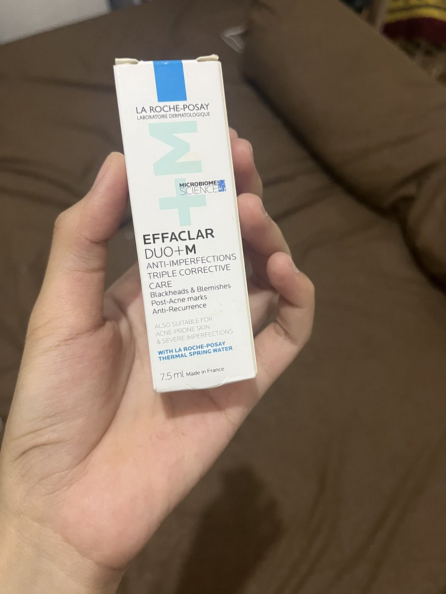 bububijyjw's tweet photo. wts la roche posay effaclar moisturizer only 90k baru 1x pake don jatim ya https://t.co/E8KwfODq2e