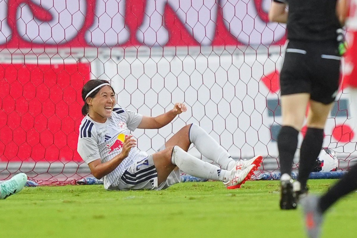 RBOA_WOMEN's tweet photo. 0️⃣-1️⃣
First goal!! ⚽️🌟 https://t.co/cU4iZoWaUY