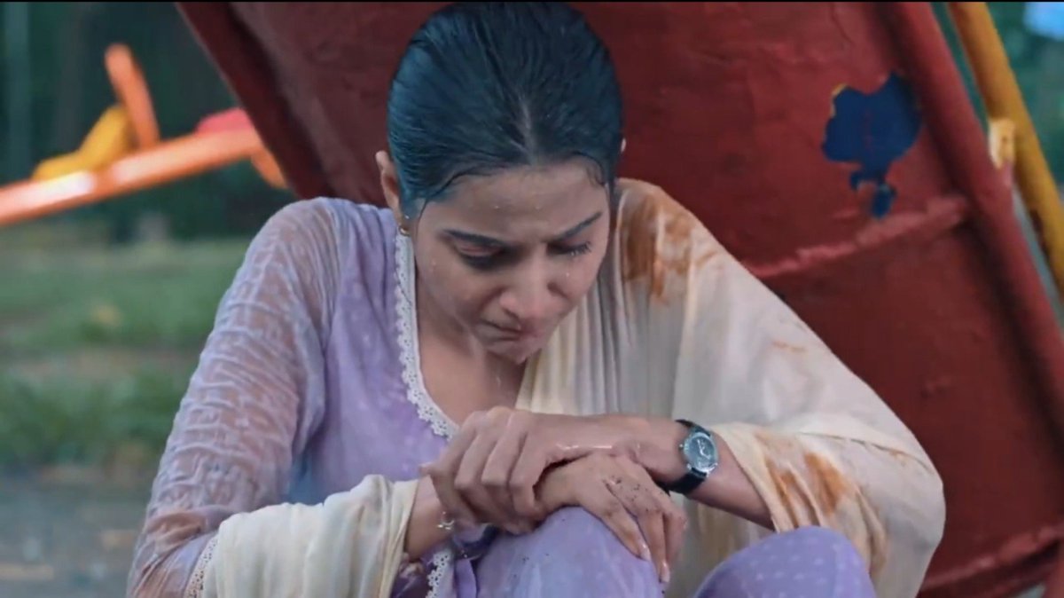 PoonamSing42689's tweet photo. What actors they both are🤌! They both delivered excellent performances, watching their emotional scene brought tears to my eyes🥺.
Both of them nailed it as Jeet saxena and Soumya mathur😊❤️
Such a phenomenal performance by ishhan &amp; debu😭💗

#DebchandrimaSingharoy #IshhanDhawan https://t.co/ZkDcfia3fi