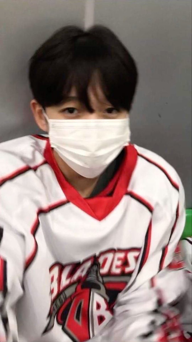 marrymedh's tweet photo. 이 사진들이 진짜 좋은 게 뭔가 하키선수 남자친구 찍어준 느낌이라 진짜 뭔가임 근데 이제 내가 일반인 여자친구인 https://t.co/8qbV2M6IKR