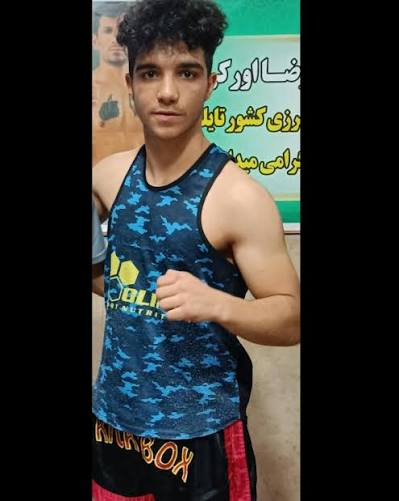 B_S_Spring's tweet photo. علیرضا یزدانی، دانشجوی ۱۹ ساله و برنامه‌نویس اهل فلاورجان اصفهان، ۱۸ دی ۱۴۰۴ در جریان اعتراضات دی‌ماه با شلیک مستقیم گلوله جنگی کشته شد.
علیرضا دانشجوی رشته کامپیوتر دانشگاه آزاد نجف‌آباد و طراح سایت و برنامه‌نویس بود.
#علیرضا_یزدانی https://t.co/P4OYWDd3Fq