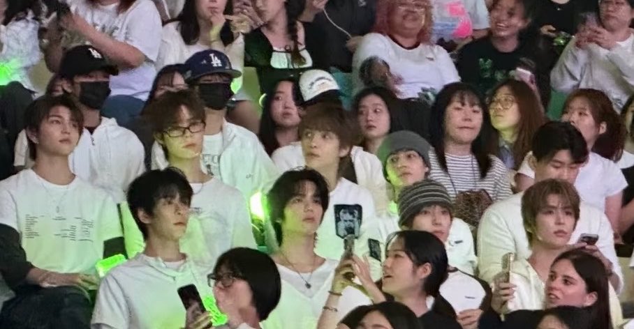 twentiedfour's tweet photo. smtr25 members at nct 127's concert today

haruta, justin, daniel, charlie
hanbi, hamin, hyunjun, songha 

the three people in masks and caps behind them are also trainees https://t.co/jNvpxHdQc8